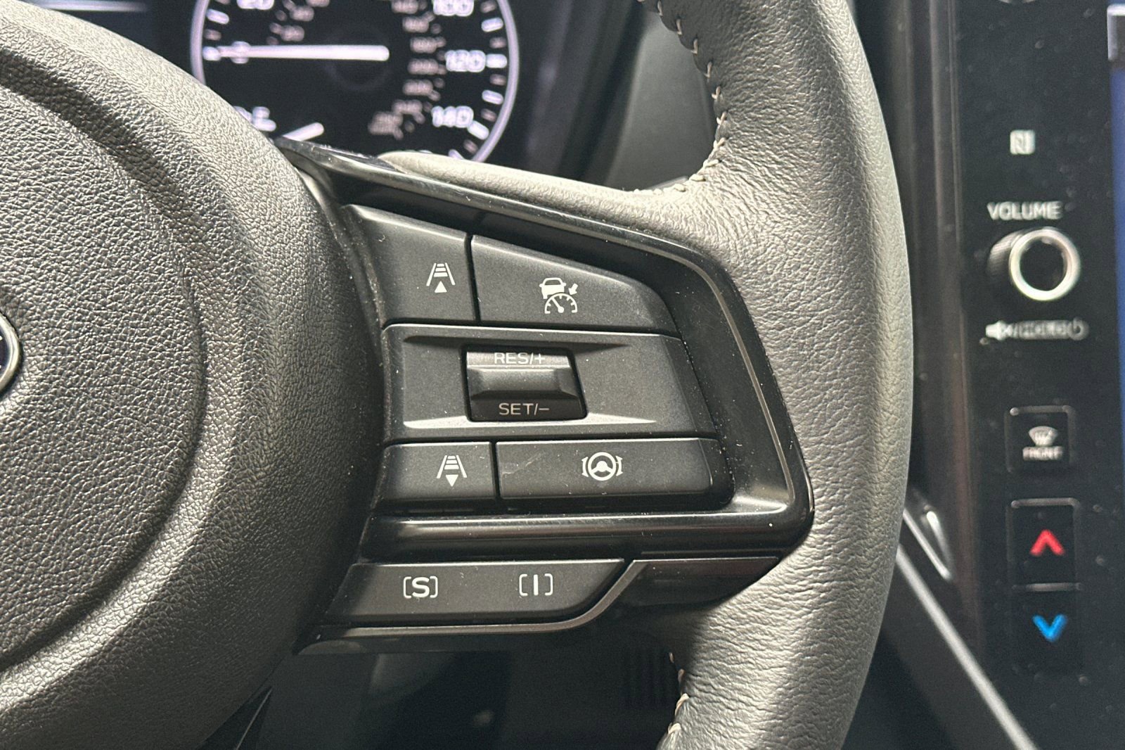 Used 2025 Subaru Forester Premium AWD/4WD image 31
