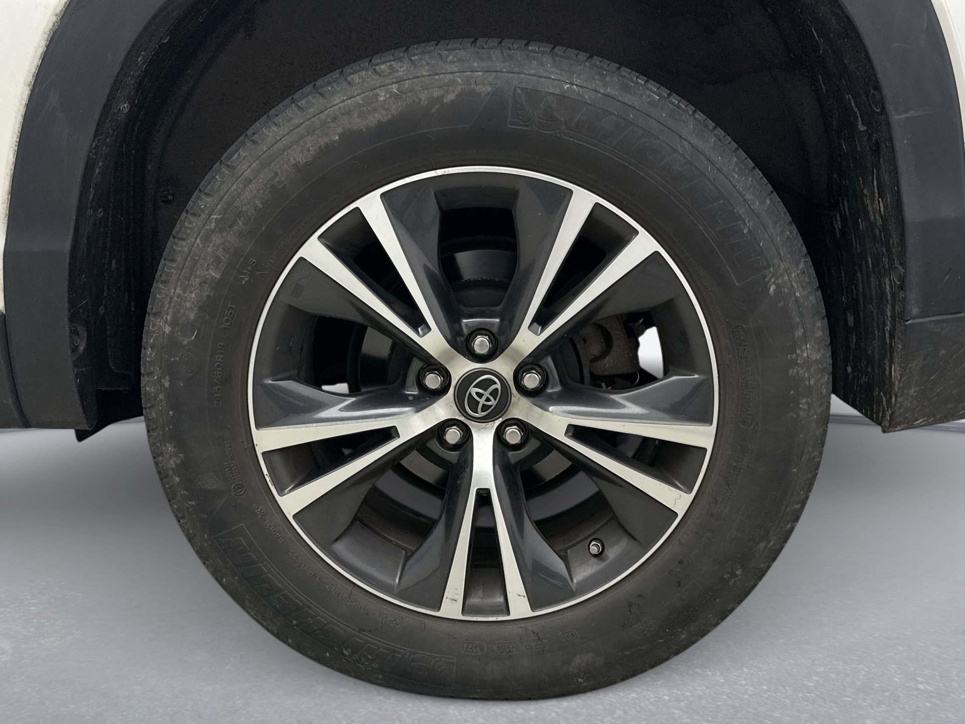 Used 2019 Toyota Highlander LE FWD image 10
