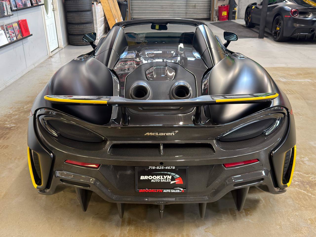Used 2020 McLaren 600LT Spider RWD image 9