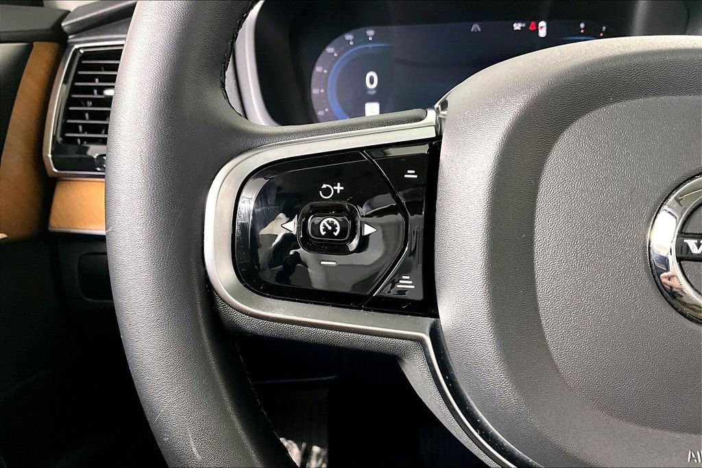 Used 2024 Volvo XC90 B6 Plus w/ Protection Package image 18