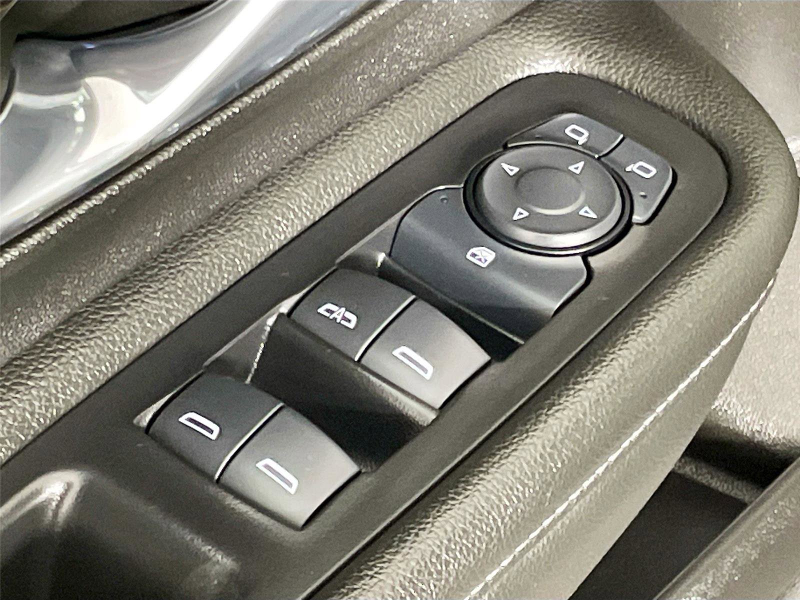 Used 2024 GMC Terrain SLE AWD/4WD image 19