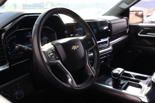 Used 2023 Chevrolet Silverado 1500 LTZ image 14