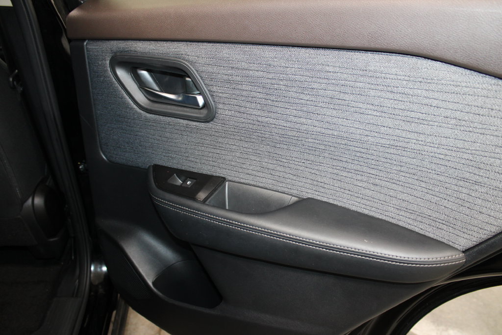 Used 2023 Nissan Rogue SV AWD/4WD image 27