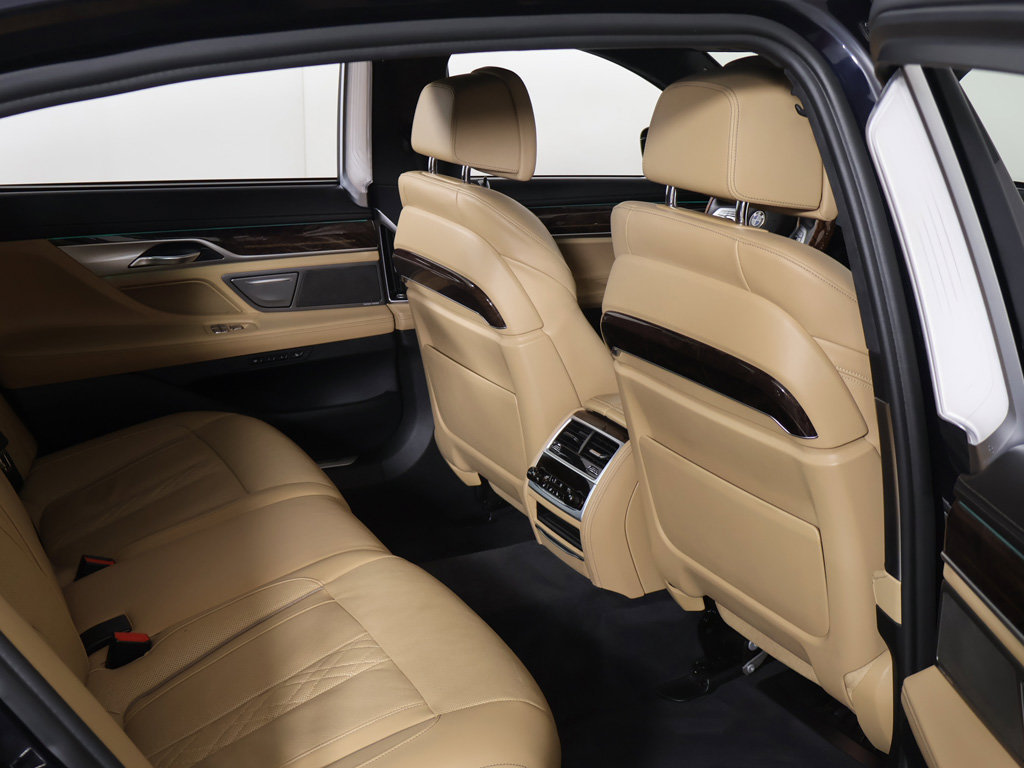 Used 2019 BMW 750i xDrive AWD/4WD image 35