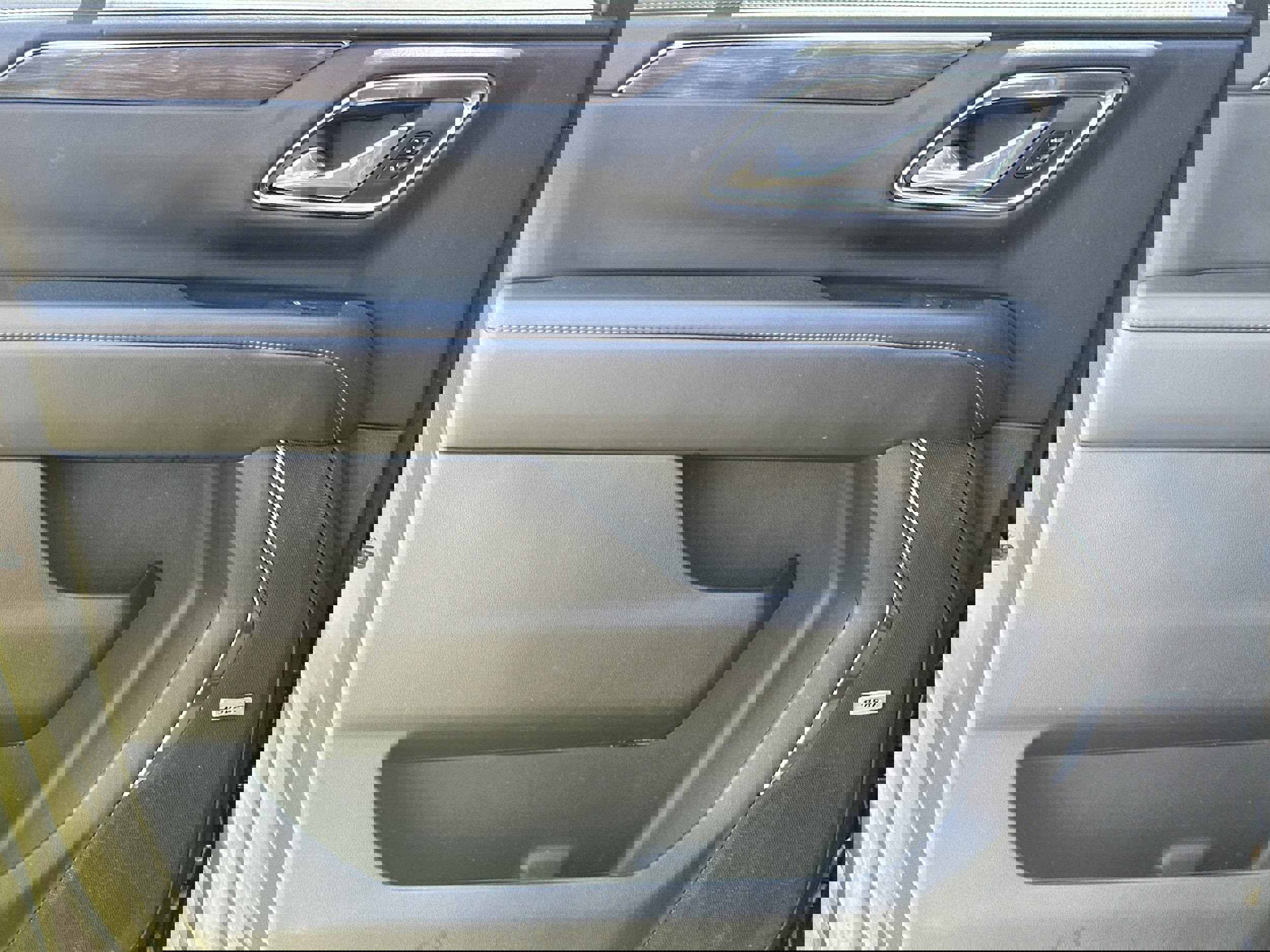 Used 2024 Chevrolet Suburban LT image 22