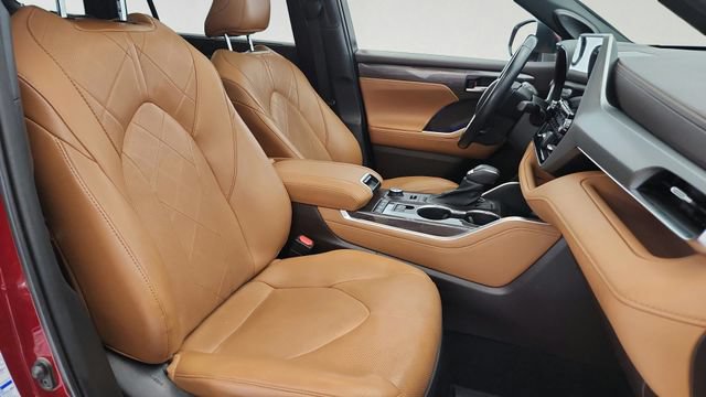 Used 2021 Toyota Highlander Platinum AWD/4WD image 29