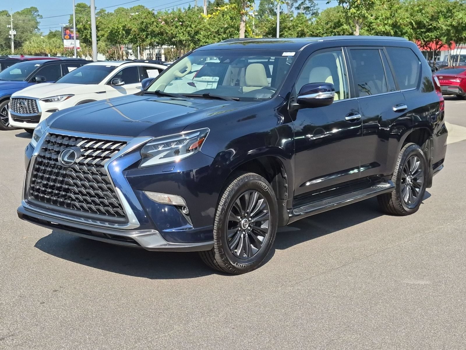 Used 2022 Lexus GX 460 Premium w/ Accessory Package AWD/4WD image 7