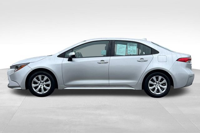 Used 2021 Toyota Corolla LE image 7