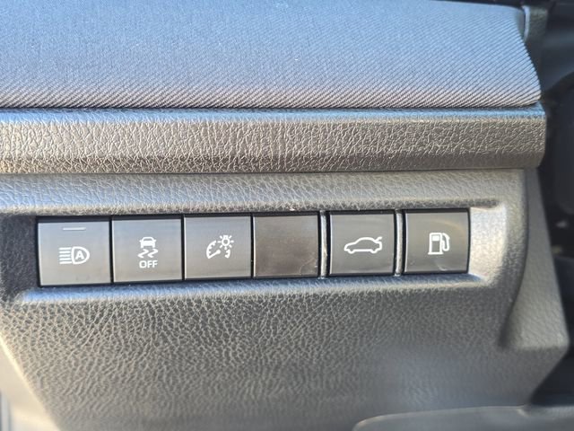 Used 2025 Toyota Camry LE image 27