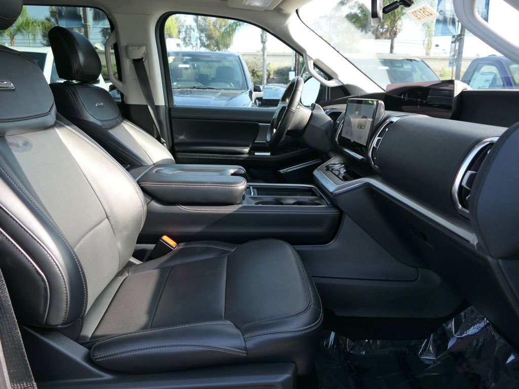 Used 2025 Ford Expedition Max Platinum AWD/4WD image 30