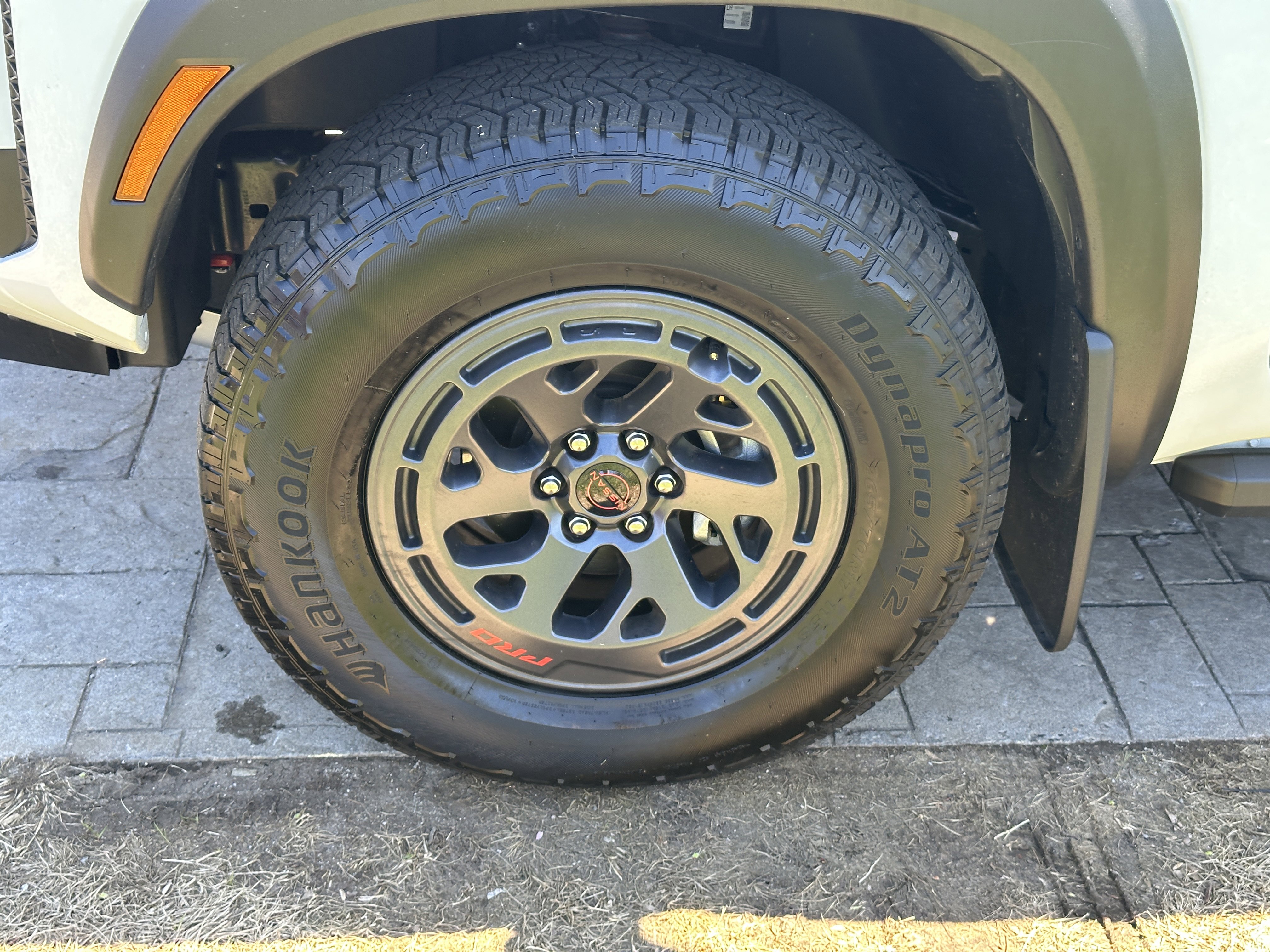 Used 2026 Nissan Frontier PRO-4X w/ Pro-4x Convenience Package image 14