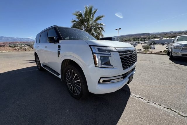 Used 2025 Nissan Armada Platinum Reserve AWD/4WD image 7