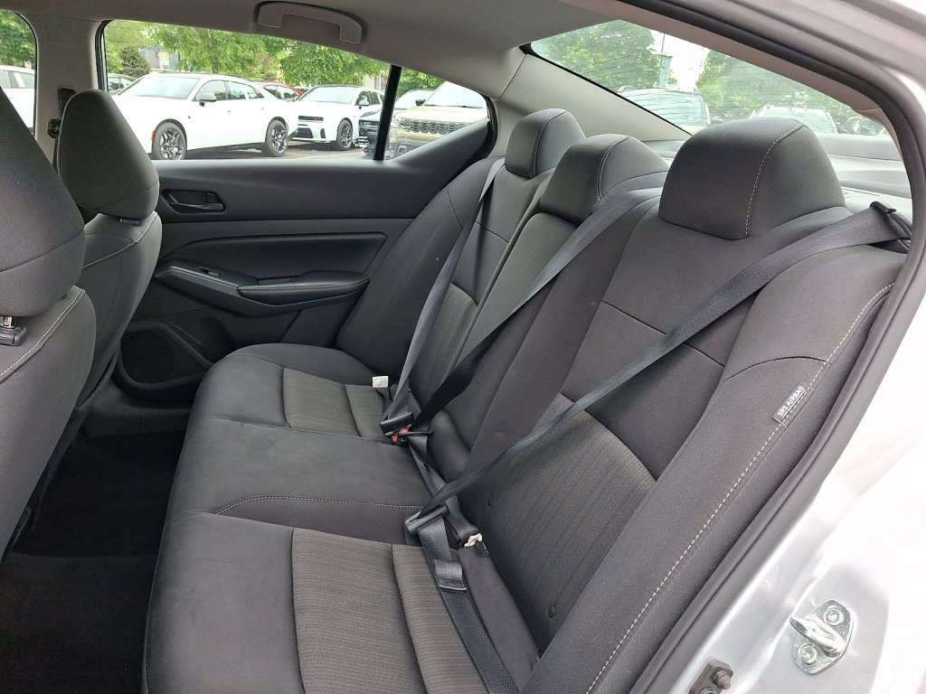 Used 2024 Nissan Altima 2.5 SV FWD image 20