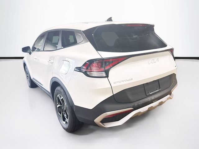 Used 2024 Kia Sportage LX AWD/4WD image 5