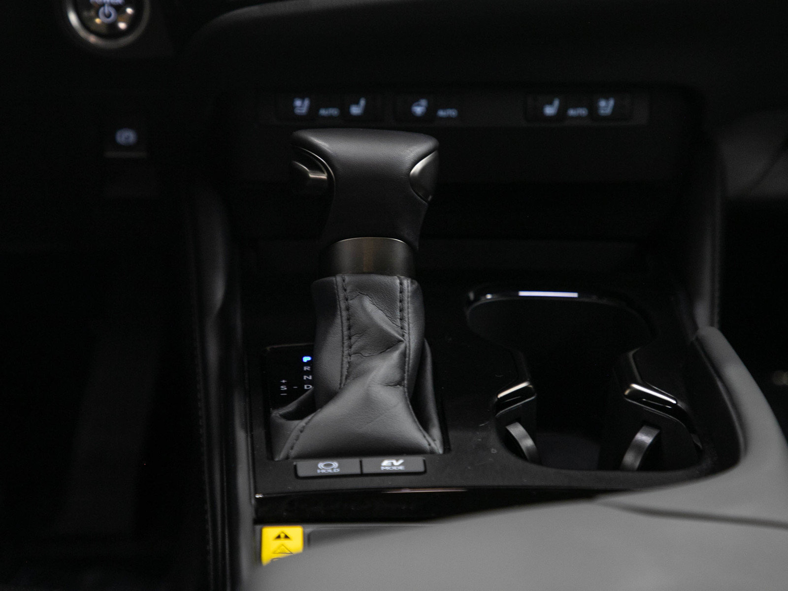 Used 2025 Lexus ES 300h FWD image 18