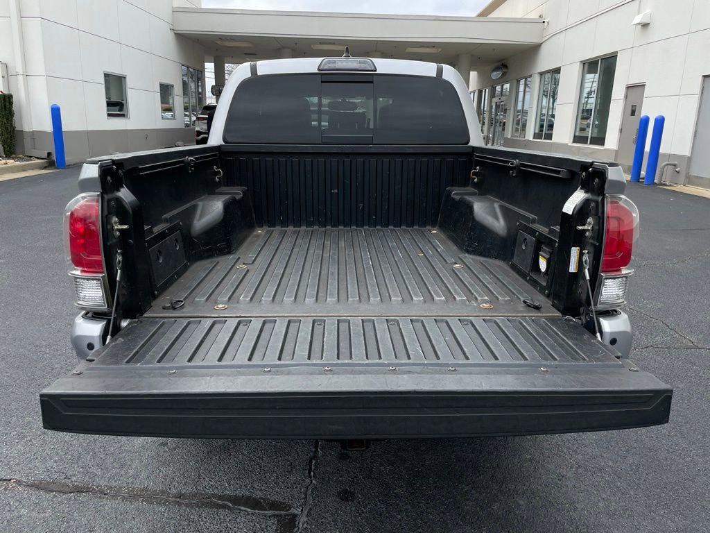 Used 2017 Toyota Tacoma Limited w/ Tow Package image 42