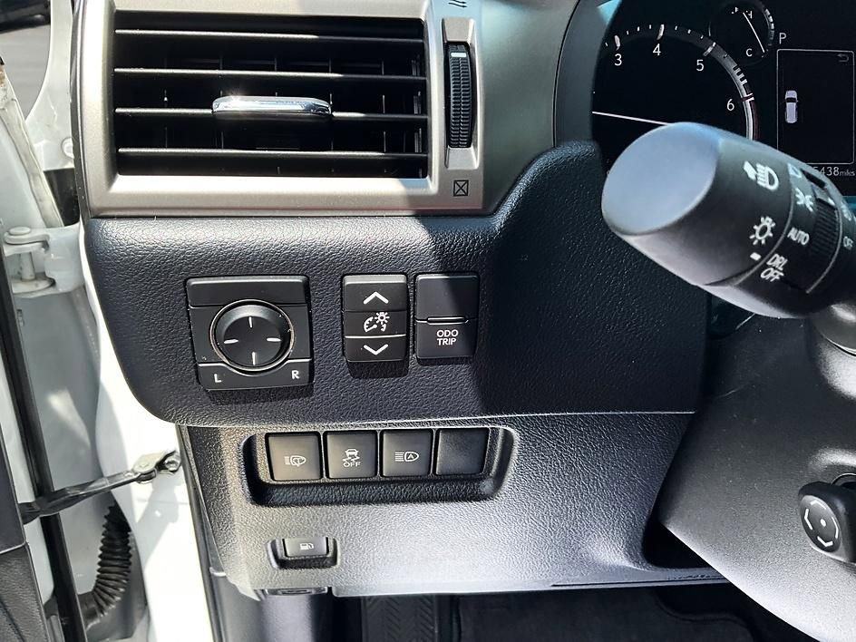 Used 2020 Lexus GX 460 Premium w/ Premium Package AWD/4WD image 16