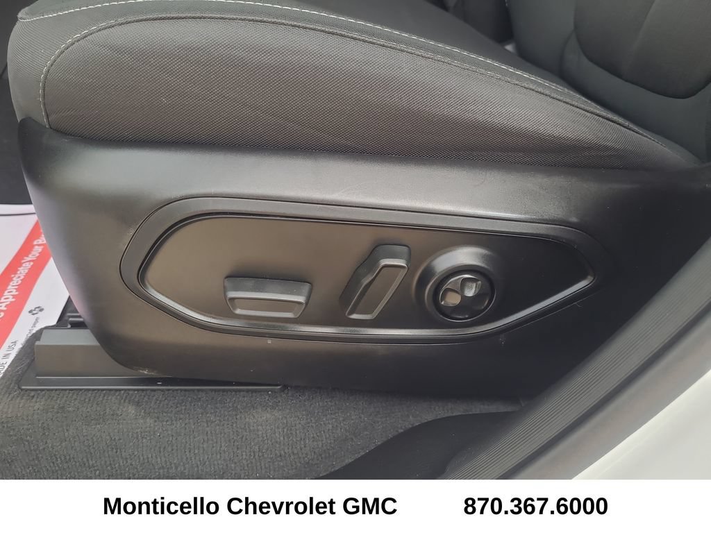 Used 2023 Jeep Grand Cherokee Laredo w/ Luxury Tech Group I AWD/4WD image 14