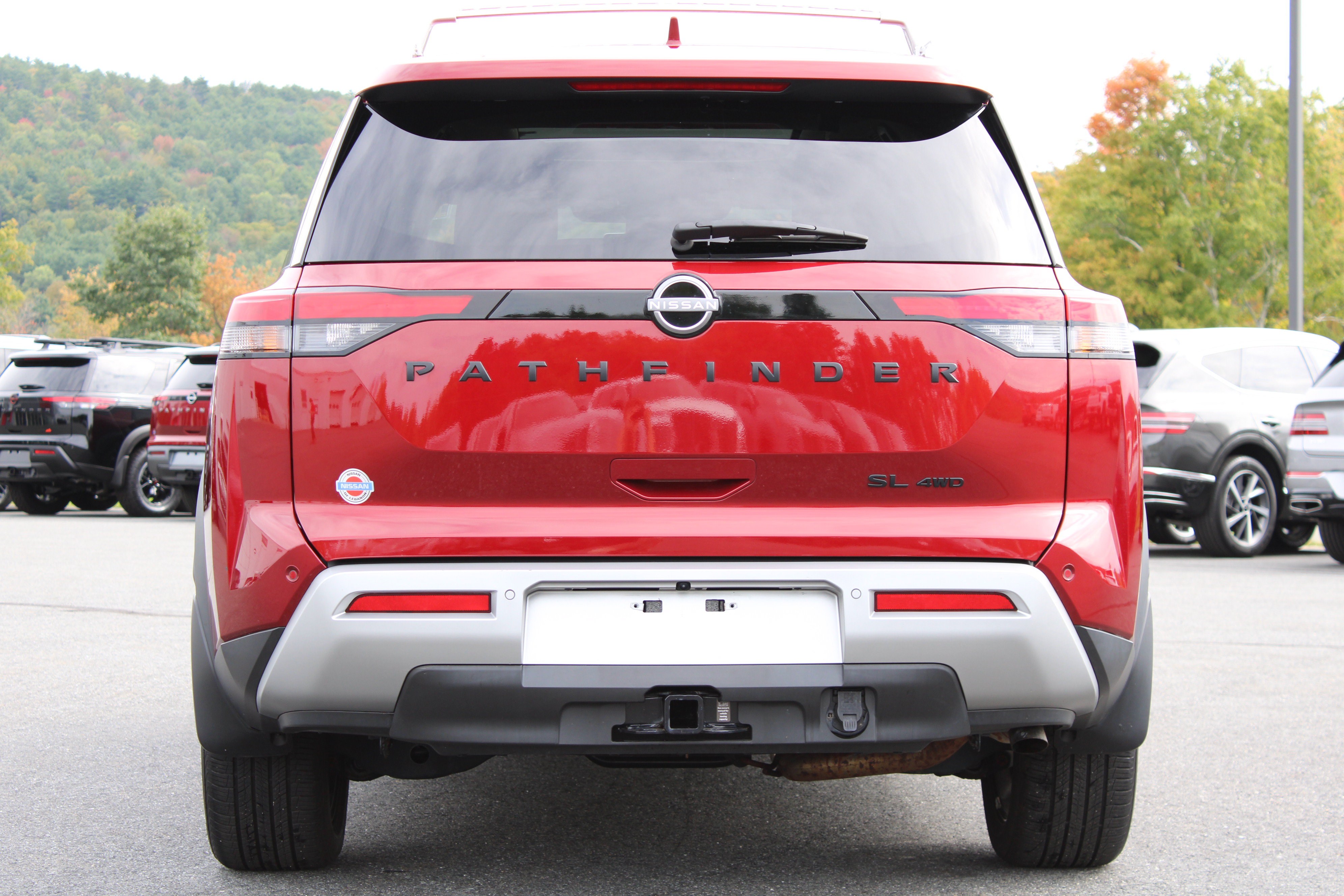 Used 2024 Nissan Pathfinder SL w/ SL Premium Package AWD/4WD image 8