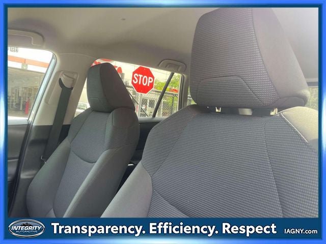 Used 2022 Toyota RAV4 LE AWD/4WD image 19