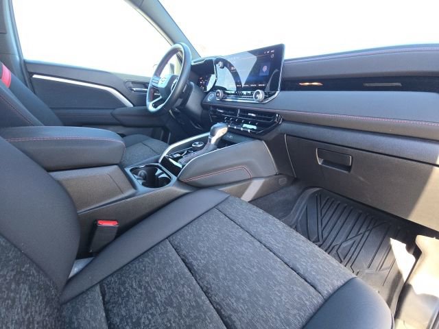 Used 2024 Chevrolet Colorado Z71 w/ Z71 Convenience Package 2 image 18