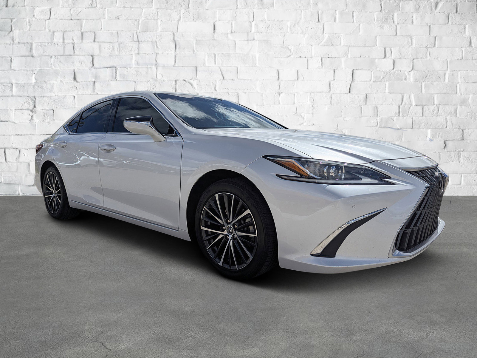 Used 2023 Lexus ES 300h w/ Premium Package