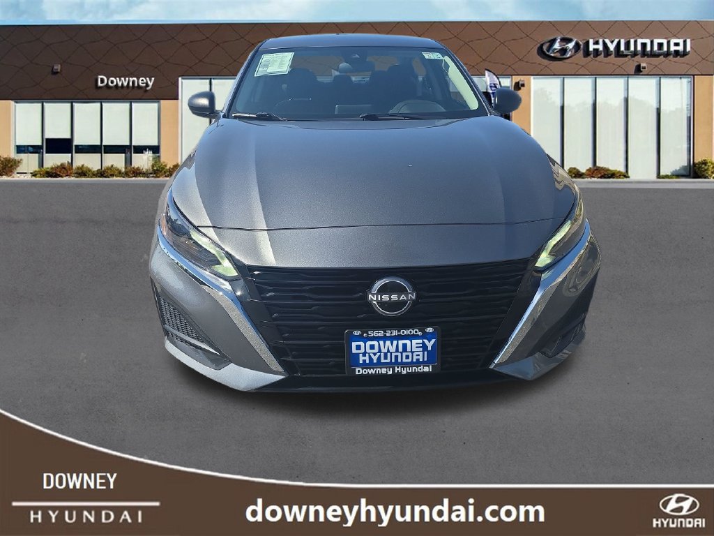 Used 2025 Nissan Altima 2.5 SV FWD image 8