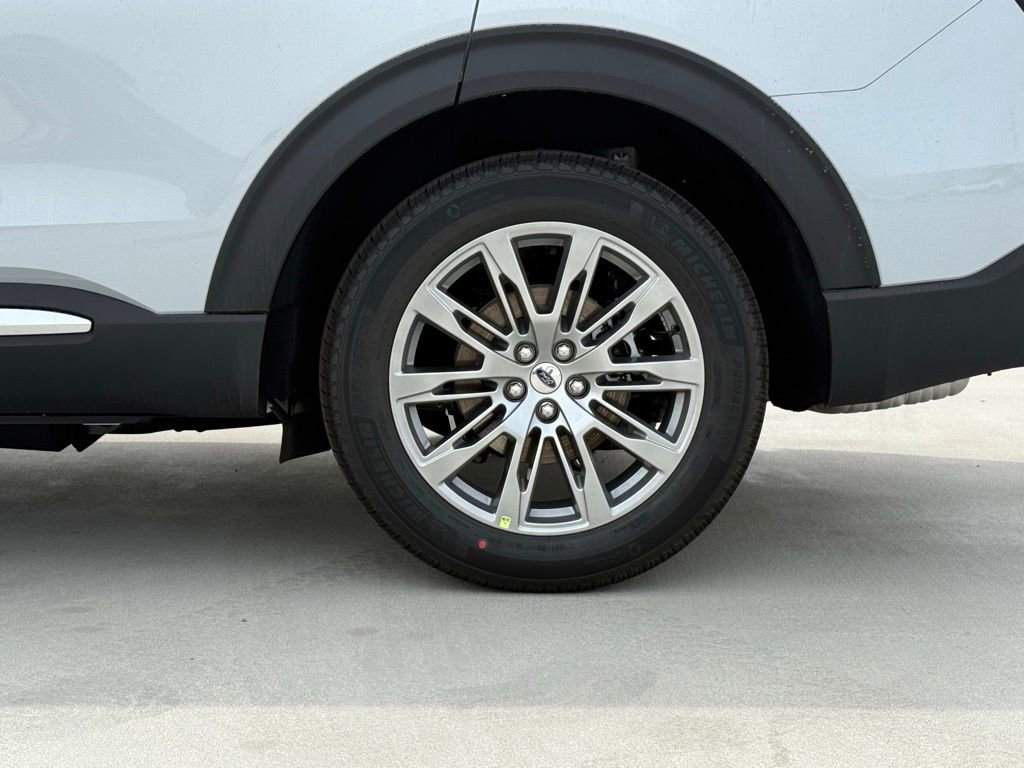 New 2026 Ford Explorer Platinum image 14