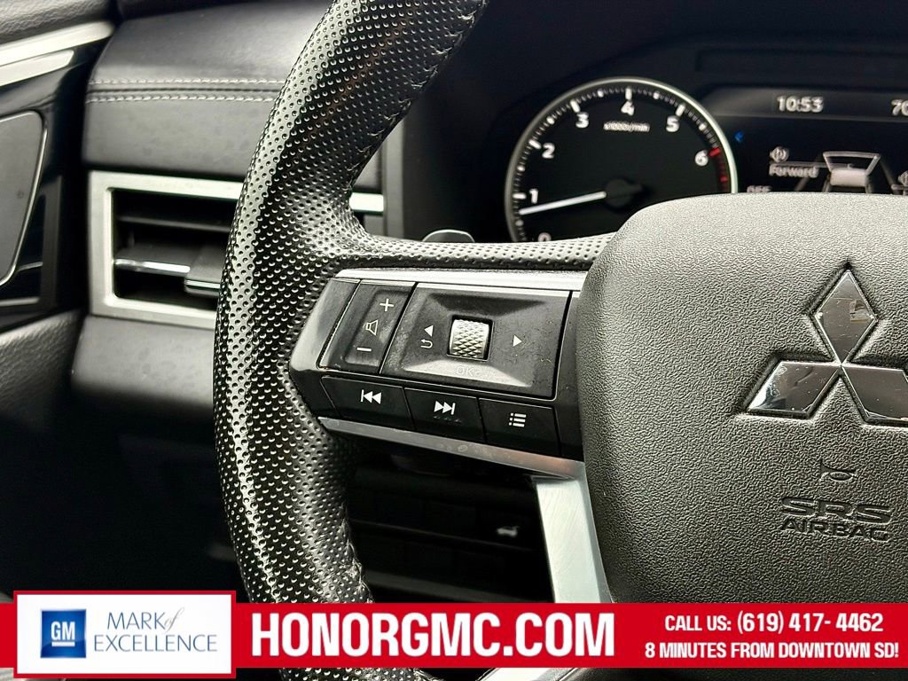 Used 2022 Mitsubishi Outlander SE image 28