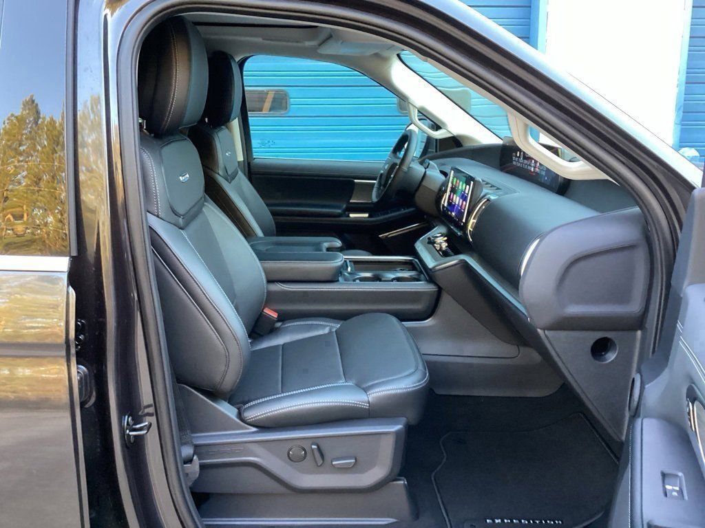 New 2026 Ford Expedition Platinum w/ Driver's Package AWD/4WD image 38