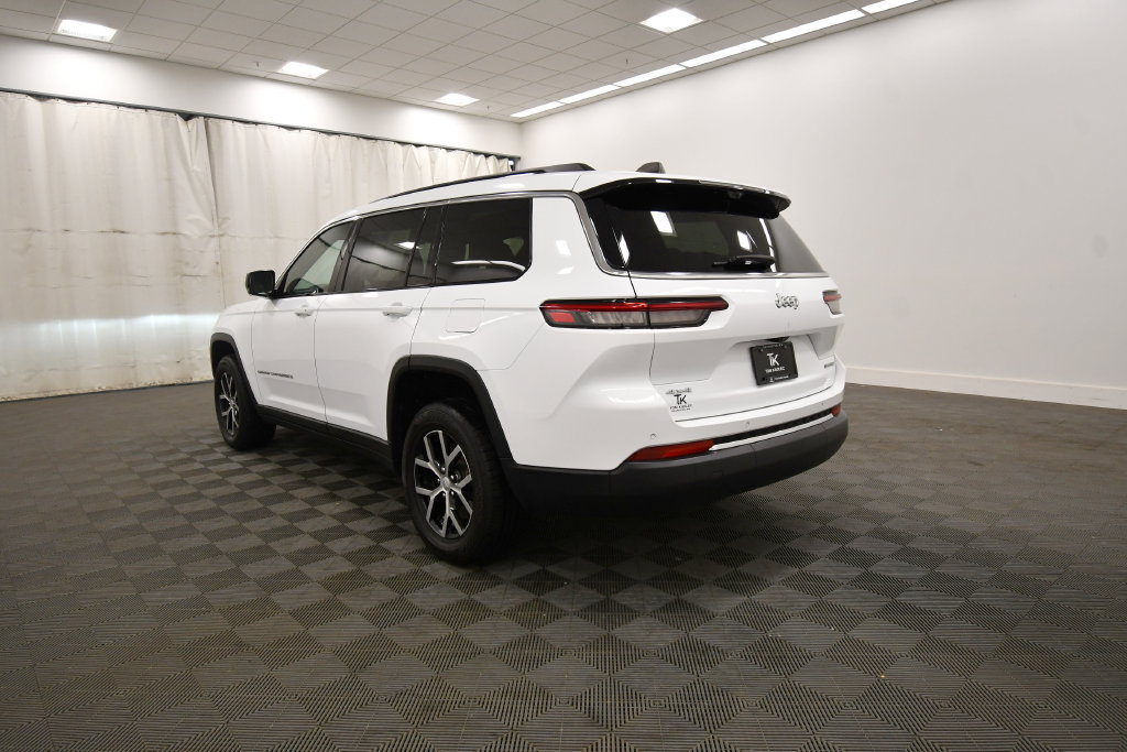 Used 2024 Jeep Grand Cherokee L Limited w/ Luxury Tech Group II AWD/4WD image 5