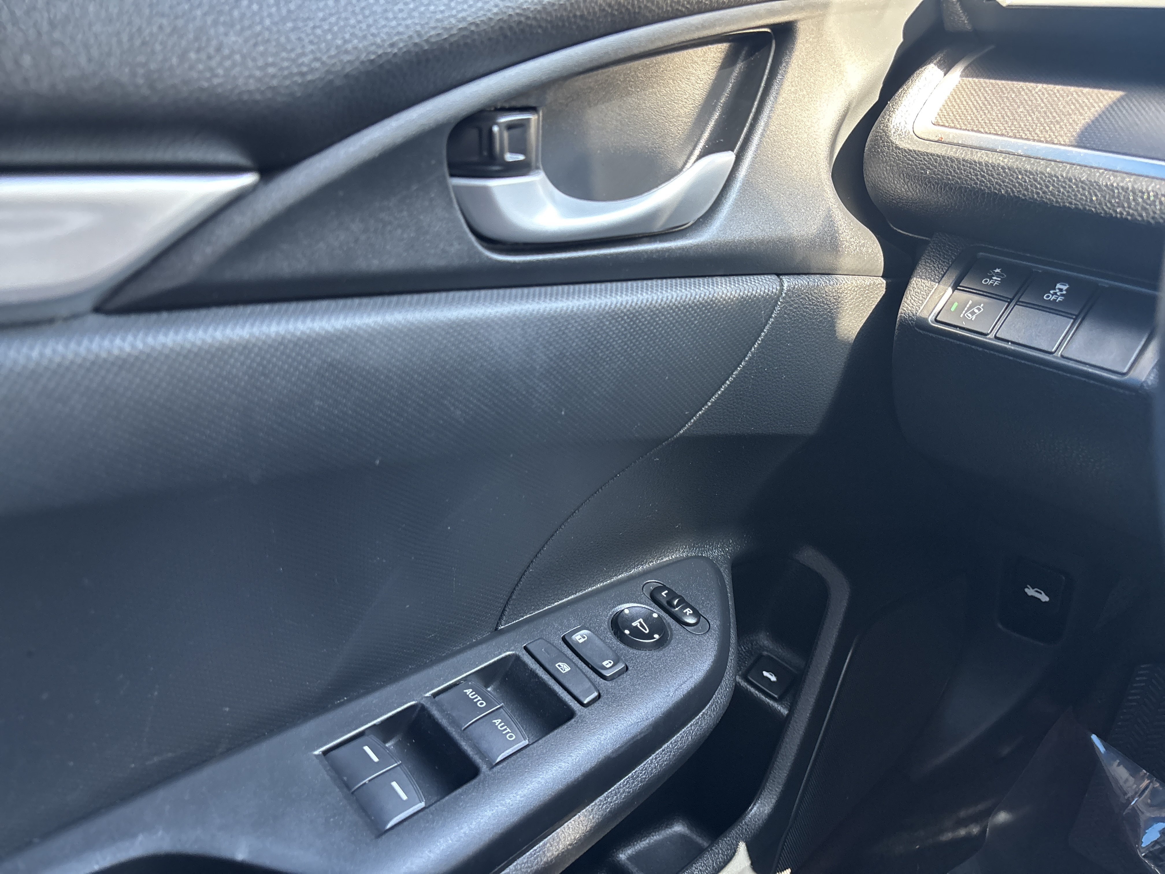 Used 2020 Honda Civic LX image 29