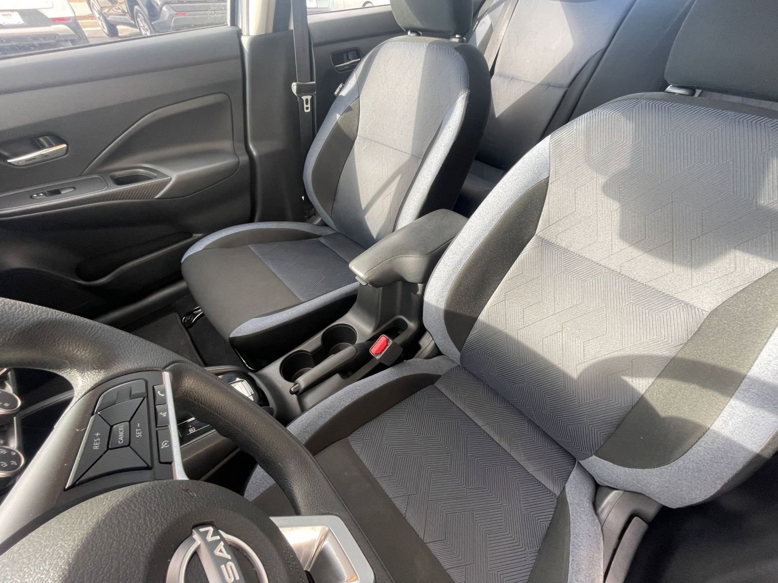 Used 2025 Nissan Versa SV image 34