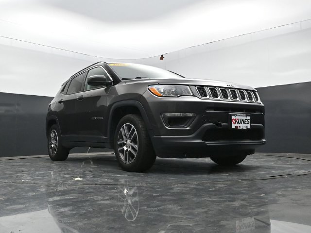 Used 2018 Jeep Compass Latitude w/ Popular Equipment Group AWD/4WD image 29
