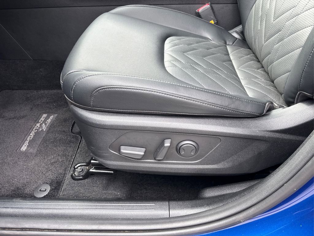 Used 2025 Kia Sportage X-Line w/ Premium Package image 39