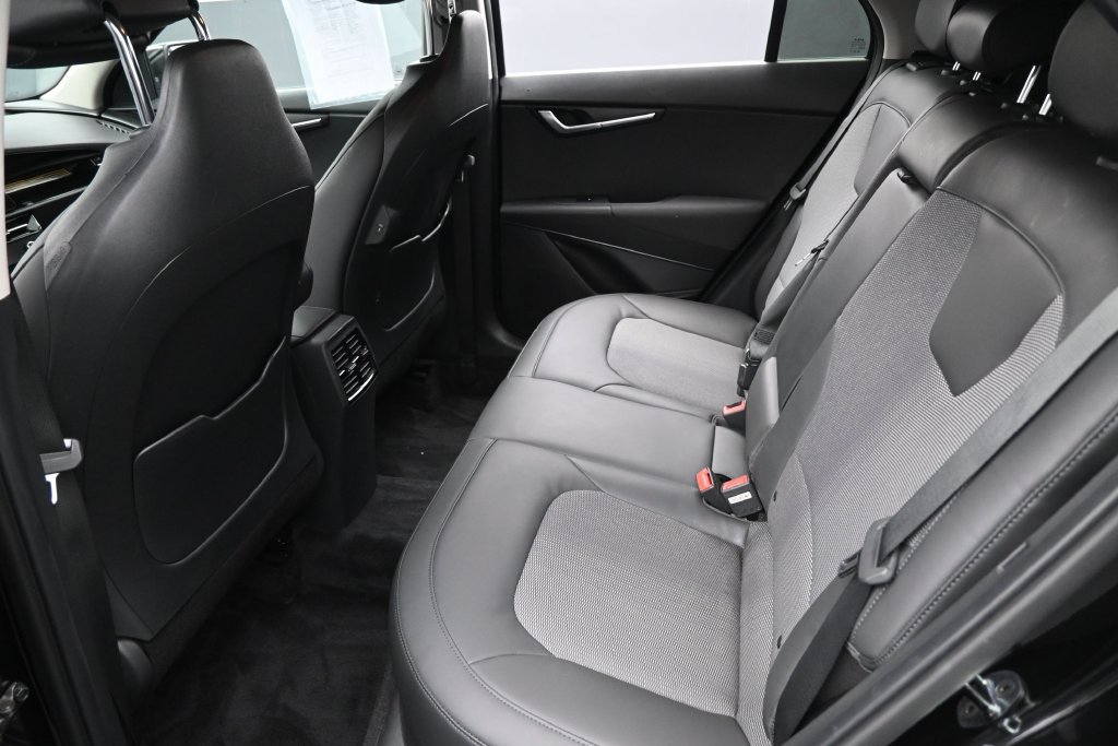 Used 2023 Kia Niro EX FWD image 27