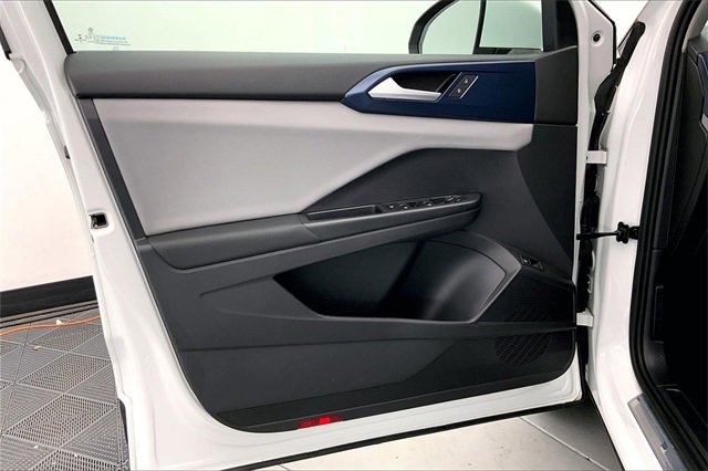 Certified 2022 Volkswagen Taos SE image 23