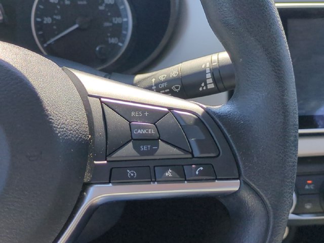 Used 2021 Nissan Versa SV FWD image 18