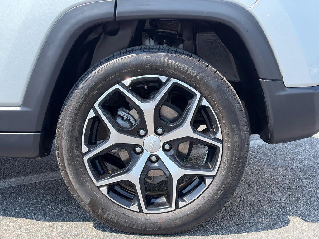 Used 2024 Jeep Compass Limited AWD/4WD image 9