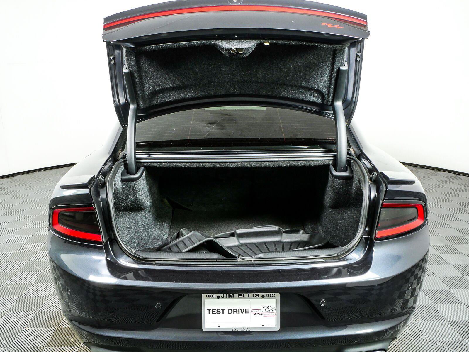 Used 2018 Dodge Charger R/T RWD image 29