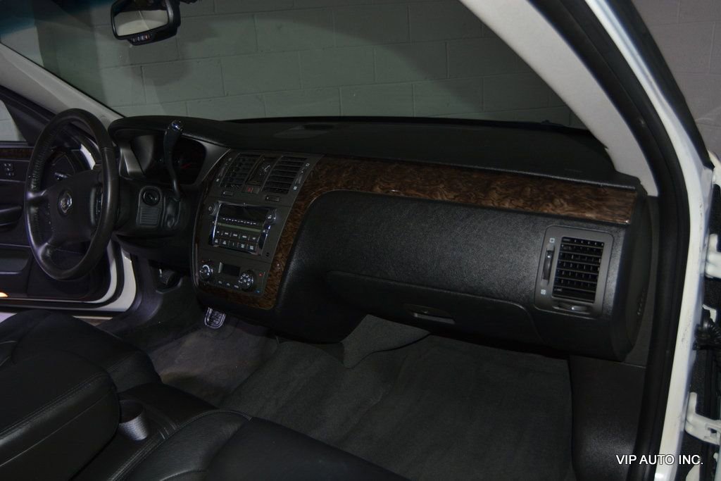 Used 2008 Cadillac DTS w/ Sun And Sound Package image 12