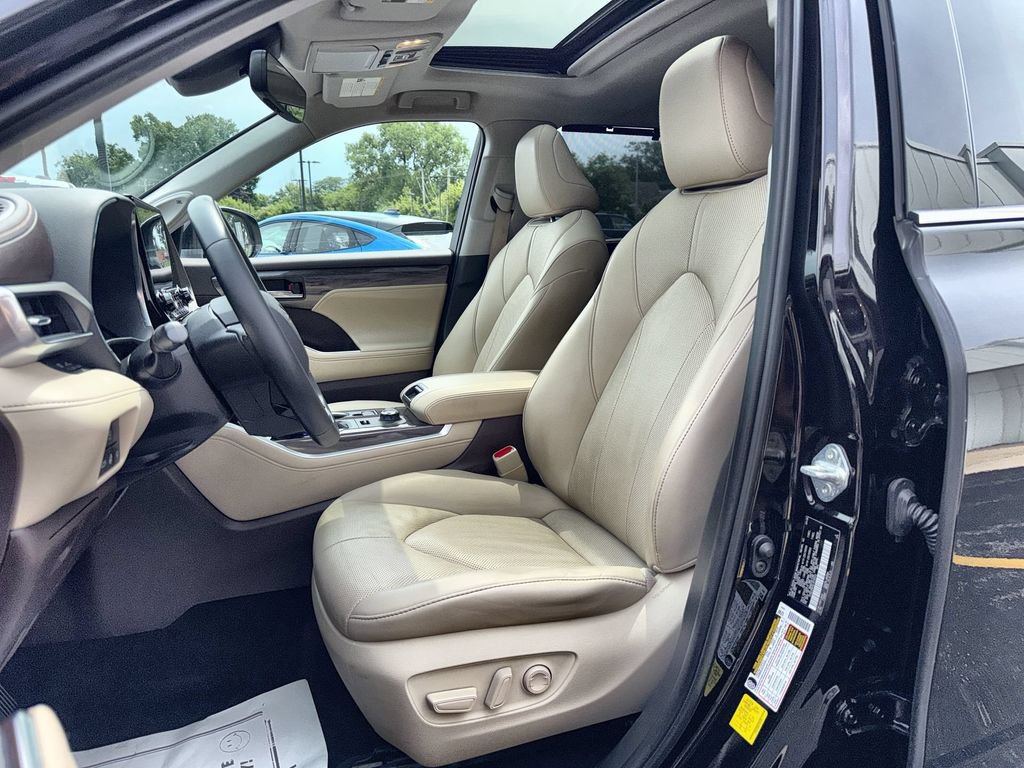Used 2020 Toyota Highlander Limited AWD/4WD image 13