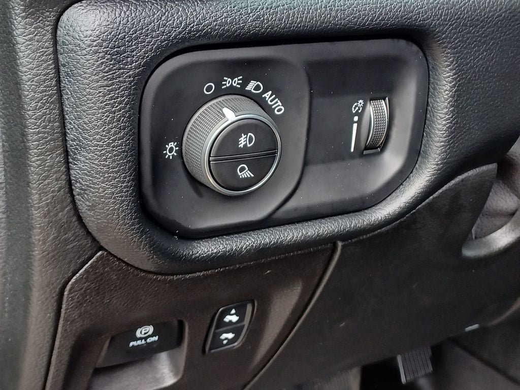 Used 2021 RAM 1500 Big Horn AWD/4WD image 9
