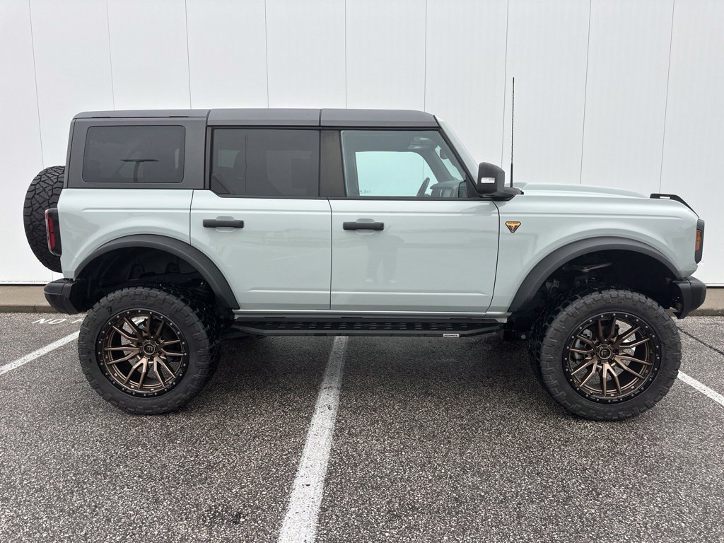 Certified 2023 Ford Bronco Badlands w/ Sasquatch Package AWD/4WD image 9