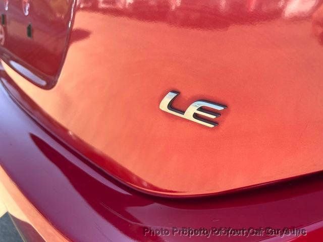 Used 2018 Toyota Corolla LE FWD image 36