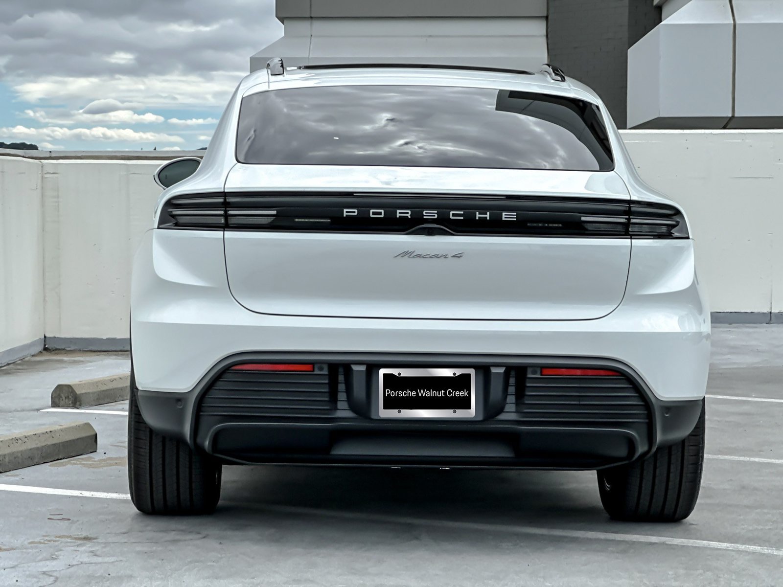 New 2026 Porsche Macan 4 Electric AWD/4WD image 8