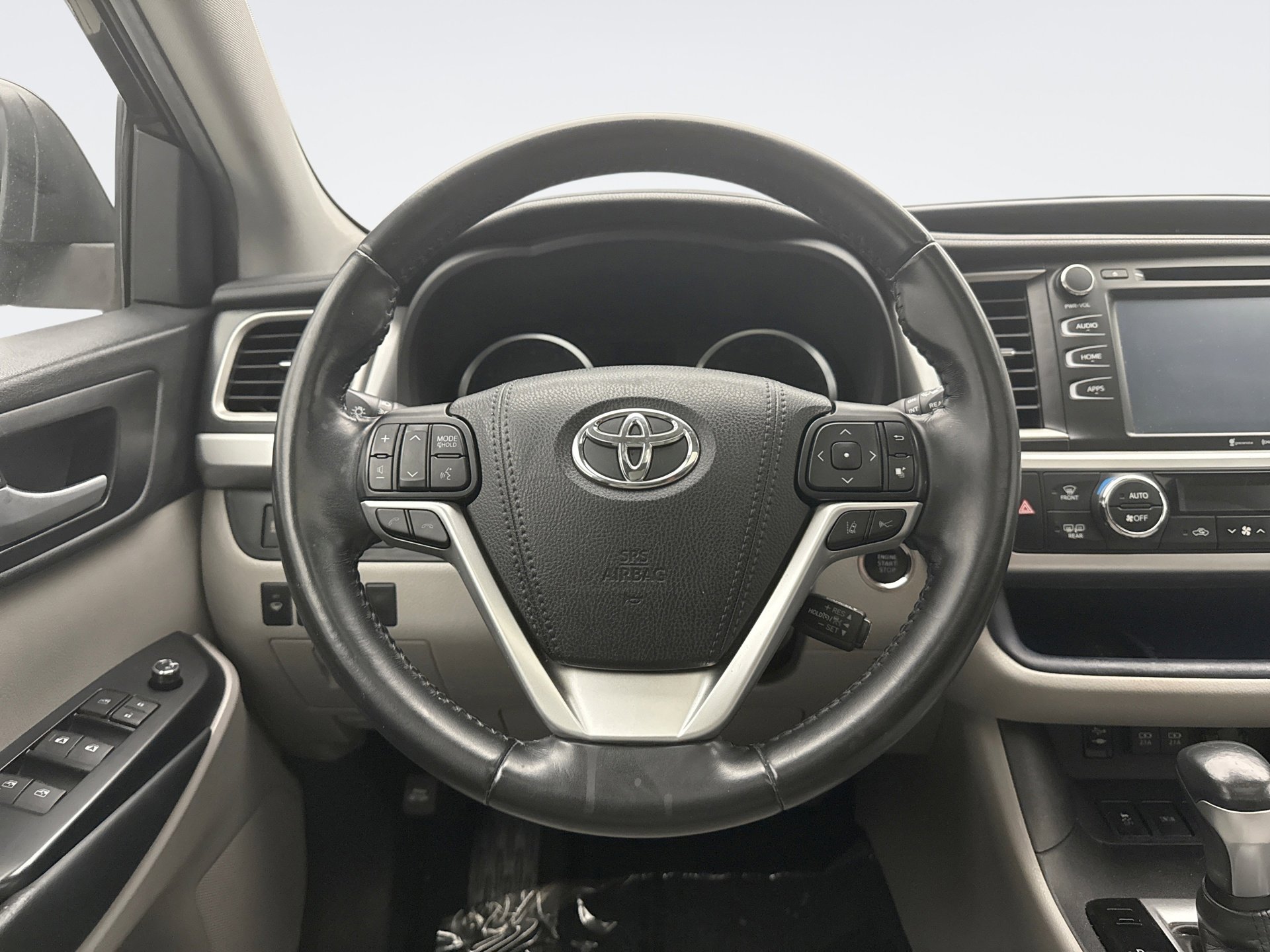 Used 2019 Toyota Highlander XLE AWD/4WD image 12