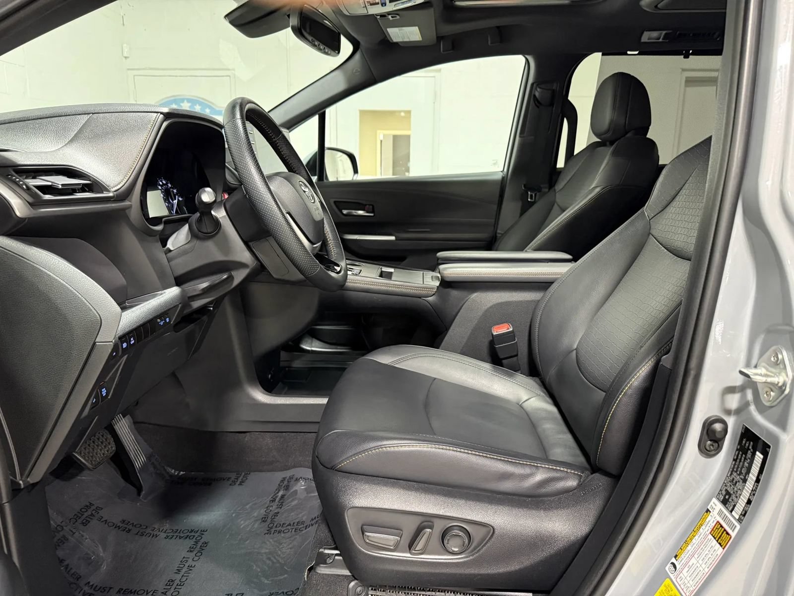 Used 2022 Toyota Sienna XLE Woodland Edition w/ Protection Package (TMS) AWD/4WD image 12