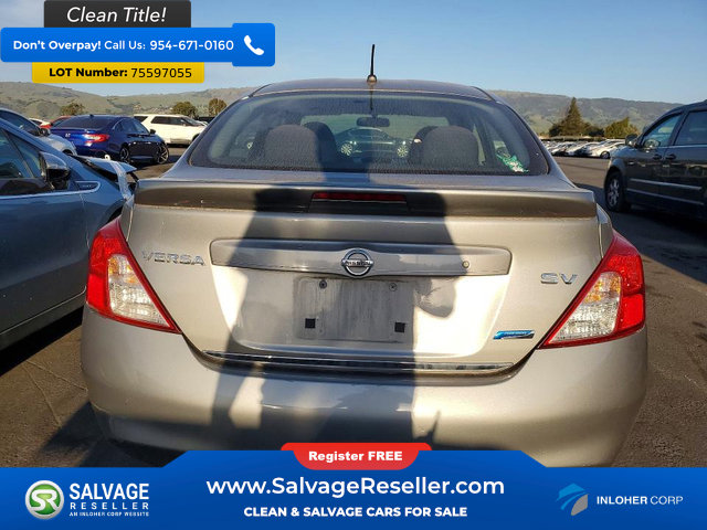 Used 2014 Nissan Versa SV FWD image 8