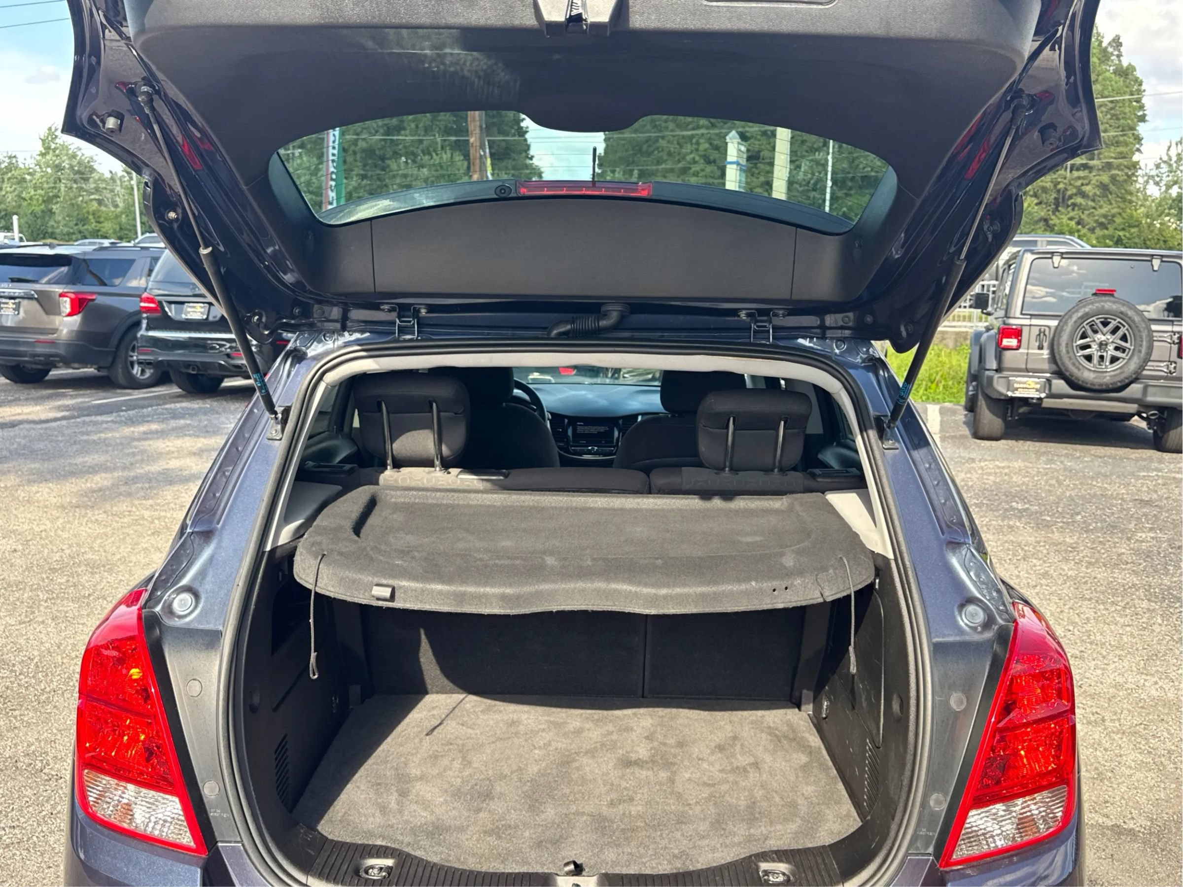 Used 2018 Chevrolet Trax LS FWD image 14